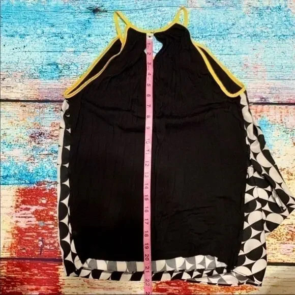 New York & Company Ying Yang Black White Yellow Polka Dot Blouse Size Small - Picture 8 of 9
